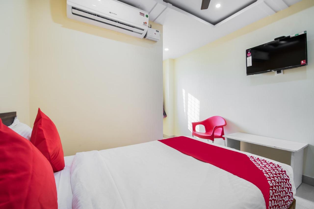 מלון Kurmannapalem Oyo Mohan Residency מראה חיצוני תמונה